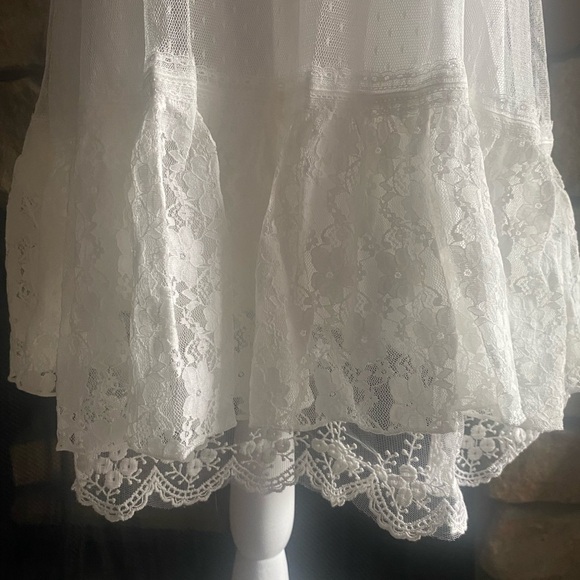 COPY - NWT-MYSTREE-LACE DRESS - Picture 6 of 10